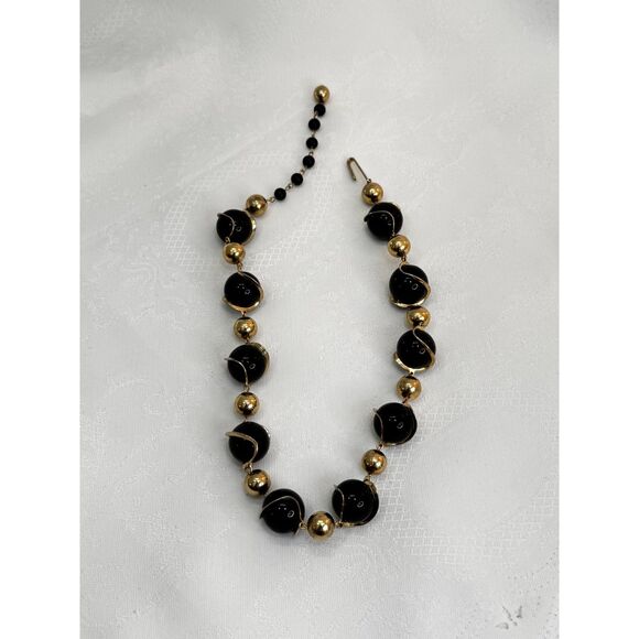 Stunning Vintage Coro Lucite Necklace - Picture 7 of 8